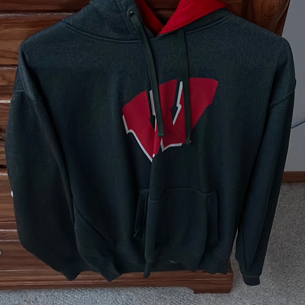 wisconsin team sweatshirt